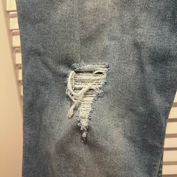 Old Navy Rockstar Super Skinny Ripped Jeans 22 Short - Picture 2 of 10